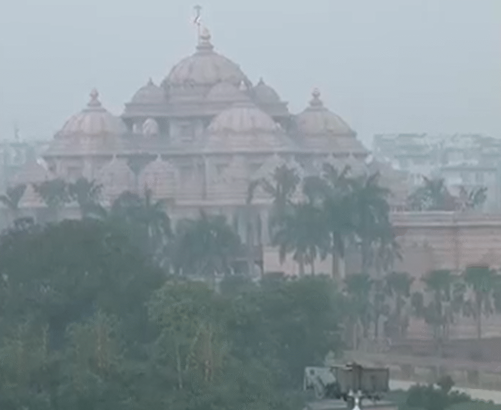 Delhi Air Quality Poor Ahead of Diwali, Pollution Levels Continue to Rise